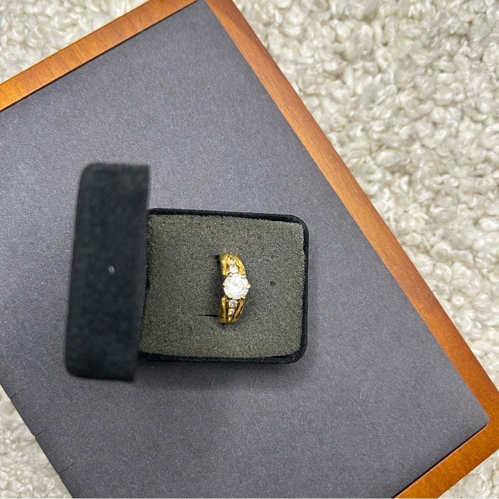 Elegant‎ Gold Ring with Clear Stone